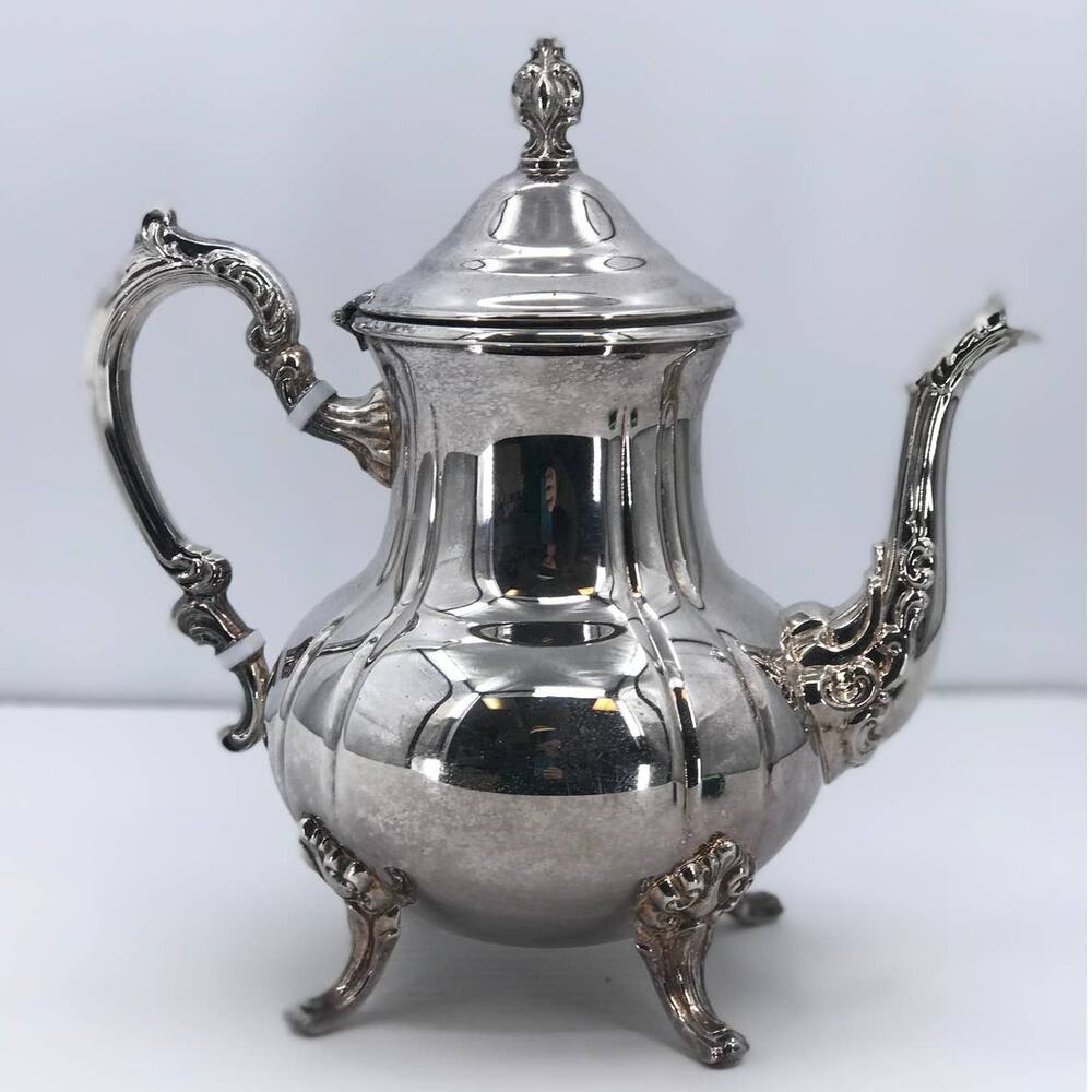 Towle Silverplated Vintage coffee pot serveware with handle Shell footed